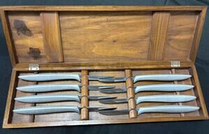 Vintage Gerber Legendary, Walnut Box, Steak Knife Set Of 8